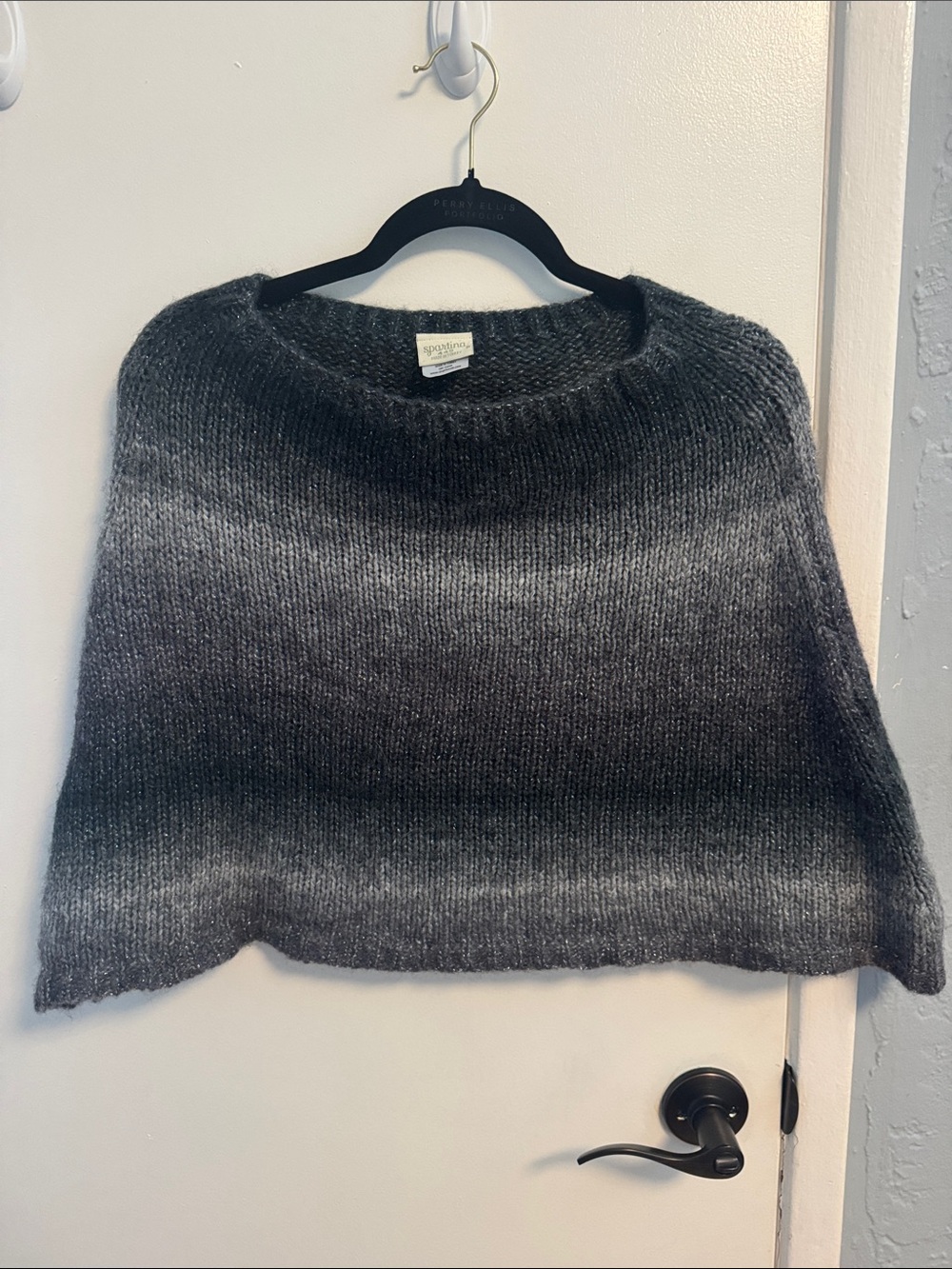 EUC Spartina 449 Caplet Poncho.  Soft Ombre Knit Sweater Cape - Gray.  OS